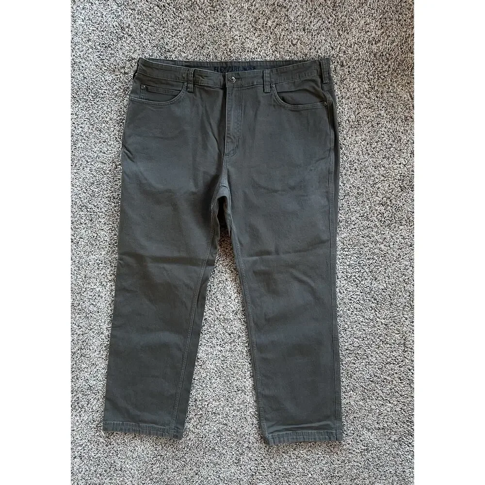 Duluth Trading JEANS Men’s 42 X 30 Flex Fire Hose Relaxed Fit pants Green B25